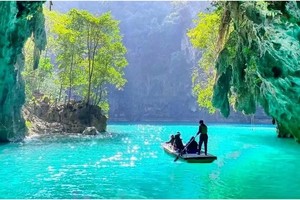 国庆【秘境河池3天】广西“仙本那”河池三门海，九顿溢流天窗，一条会开花的河，梧州骑楼城，柳州夜景美食！