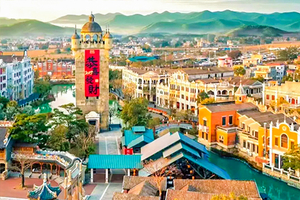 【赤坎古镇】2天，沉浸式体验赤坎古镇双诞（旦）狂欢节，打卡千亩紫花风铃木花海、蒲葵林