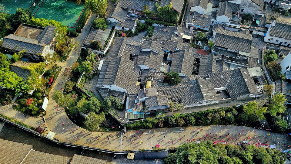 古城越马-曹可盈