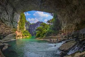 端午【柳州+黄姚3天】广西龙城柳州嗦粉，鹿寨喀斯特奇观，梧州骑楼城，千年黄姚古镇3日休闲之旅