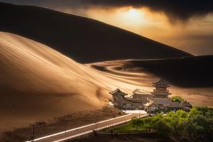 【寻梦西域8日深度游】青海湖-茶卡盐湖-大地之子-鸣沙山月牙泉-莫高窟-嘉峪关-张掖丹霞-祁连-门源