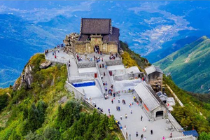 【璀璨湘南休闲5天】长沙+衡山+郴州九龙水寨，高椅岭，莽山五指峰，小东江