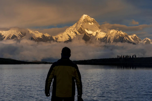 反穿【2025年 贡嘎转山】贡嘎大环线，勒多曼因冰川+冷嘎措+泉华滩徒步反穿7日 