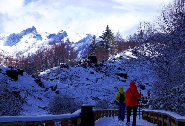 户外菜鸟如何开启你的**座5000+雪山攀登?