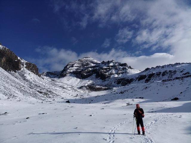 户外菜鸟如何开启你的**座5000+雪山攀登?