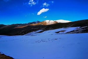 雅哈垭口钙化滩