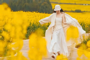 轻奢2-8人小团：千山花海 · 国境之南10天