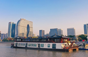 乘豪华游艇钱塘江，塘西古镇和西溪湿地，含餐14菜1汤