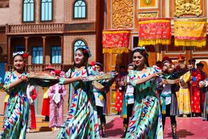 4.23【邂逅帕米爾之春】2-8人VIP小包團,雪山、杏花、古道、草甸、湖泊，一次旅行走遍南疆杏花之旅