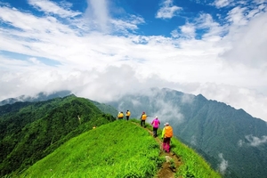 高鐵出行【戶外路線】6.15云海之上行走，戶外天堂武功山!