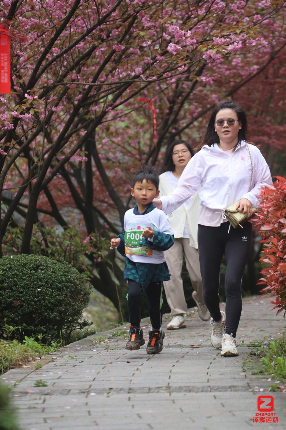 4F9A46D2-0147-4364-A408-110772A9C010