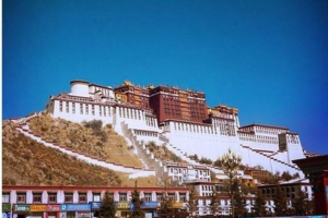 【西藏】1月25-2月1日藏地新年，藏家年夜饭、布达拉宫、大昭寺、巴松措、雅鲁藏布江大峡谷8天7晚