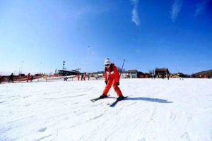 【动车，2次神龙架滑雪】神农架国际滑雪场双滑（住雪场）两日游，宜昌天天发班