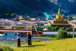 【遇见甘南】2020年春节·九寨沟·郎木寺晒佛节·碌曲亮宝节·拉卜楞寺酥油花灯会·圣域瞻佛人文摄影8日游！