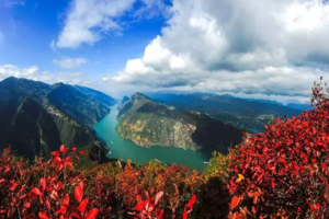 【户外休闲】12月4晚-6日探秘5A神农溪+赏巫峡培石红叶王+观水上最美公路+船游巫峡