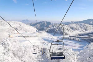 【神龙架滑雪+古村】特价399元，12月7-8日最美水上公路、昭君村、神农架国际滑雪场两日活动（武汉往返）