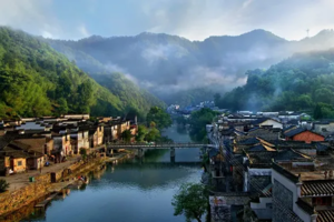 【五一D线】5月4-5日漫步瑶里古镇，穿越卧龙谷赏高山流水、清水碧潭休闲2日游