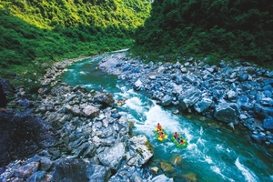 【宜昌漂流+避暑2日游】朝天吼漂流+22℃百里荒避暑
