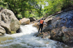 【户外溯溪-进阶线-12岁以上】8月31日飞岩河溯溪、泅渡、水上滑滑梯、2米3米跳潭一日游