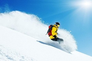 【特价滑雪+温泉】12月28-29日/1月1-2日天悦湾温泉|大别山滑雪2日游