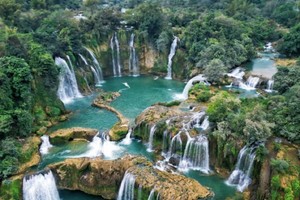 【3月24日-3月31日|精品小团】广西中越边境海岸 德天瀑布 三门海天坑 巴马阳朔 7日游
