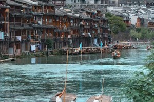 【五一湘西恩施环线】5月1-5日，边城茶峒、恩施大峡谷、清江古河床、女儿城、地心谷、惹巴拉、乾州古城（2+1VIP大巴）