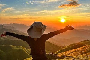 【4月16-17日】非周末不排队的武功山、午夜狂欢武功山 看日出日落云海星空银河！（踩线团）