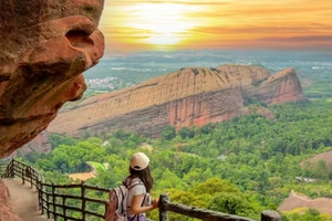 汉南|【1月2-3日】游丹霞仙境弋阳龟峰山，世界上最大的卧佛 