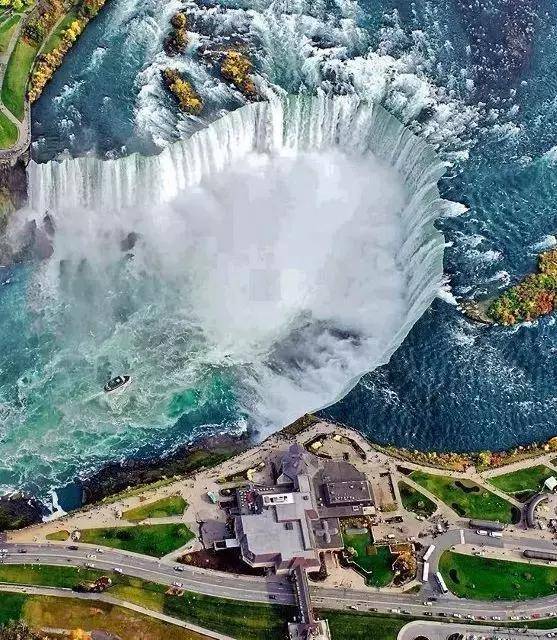 我们生活的星球之上,有无数令人不可思议的奇景 请慢慢欣赏吧!