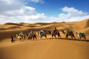 【春假5日游-腾格里沙漠】打卡永泰古城，邂逅黄河石林，体验沙漠魅力风光，摩洛哥轻奢露营徒步！