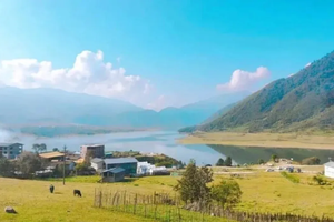 【春假-冶勒湖索玛花2日游4月2日出发】摄影蓝色冶勒湖，参禅灵岩寺，摄影索玛花海！