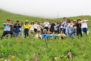 【巴朗山花海穿越第二期】坐看云舒云卷，静听花海美丽盛开！