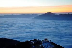 【达瓦更扎两日游】畅游云海之巅，遇见美丽神山！
