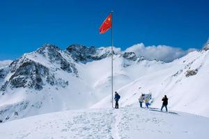 【春节达古冰川】七彩甲足，羊茸哈德，冰雪世界达古冰川 ！