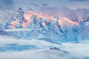 【网红户外王岗坪龙苍沟】直面贡嘎，一睹人间河山，住温泉酒店！