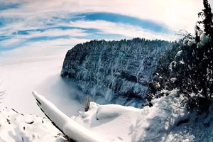 【瓦屋山直通车一日游】邂逅银装素裹的最美座山，感受雾凇、冰挂、高山湖泊、兰溪瀑布的冰雪嘉年华！