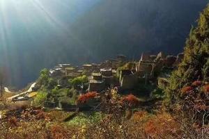 【国庆10月2日-千年羌寨+巴谷原始森林】自然淳朴的千年羌寨增头寨，雪山下的巴谷森林！