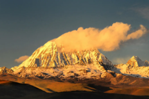 【雅拉雪山+墨石公园】邂逅雅拉女神、藏区四大神山之—雅拉雪山、奇域墨石、中路藏寨！