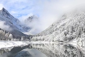 【毕棚沟冰雪世界】雪山、湖泊、冰川、瀑布一体的冰雪世界，银装素裹的美丽森林，川西小瑞士的冰雪奇缘！