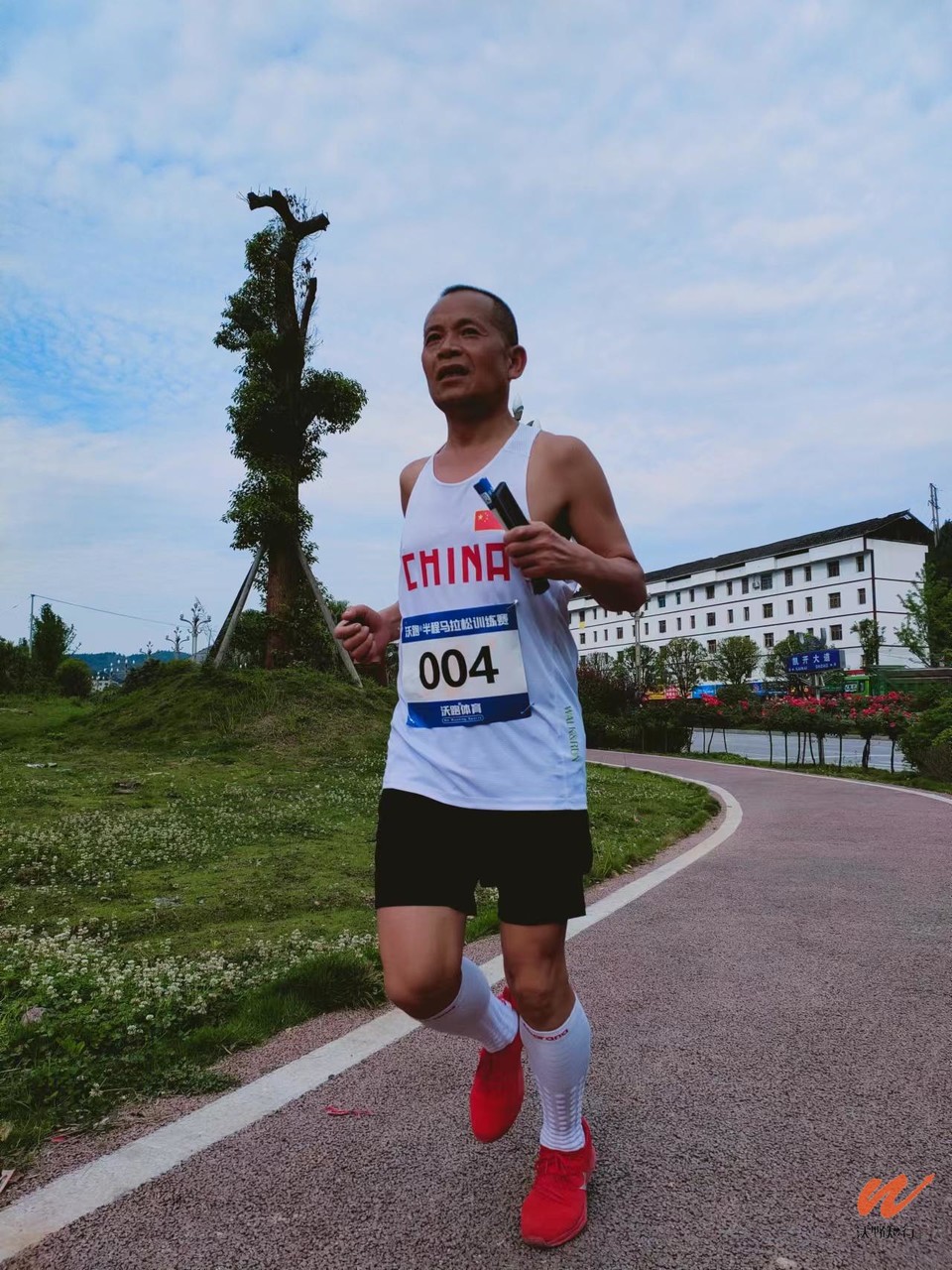 t0MrB05qpo01Qj4rz4r2riELeJ4fBLHm1WAkEBFHW8Hky1I5O5kIAfypqngK0gCj