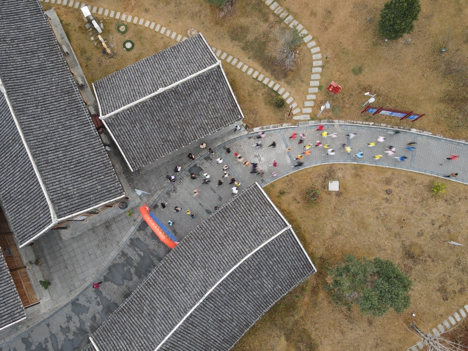 -uB6ukzTdzcifPykKe7O7b4DzV92fjAH1jGXQlQnWx3mEQFTSdiVql6I1c4o0qIi