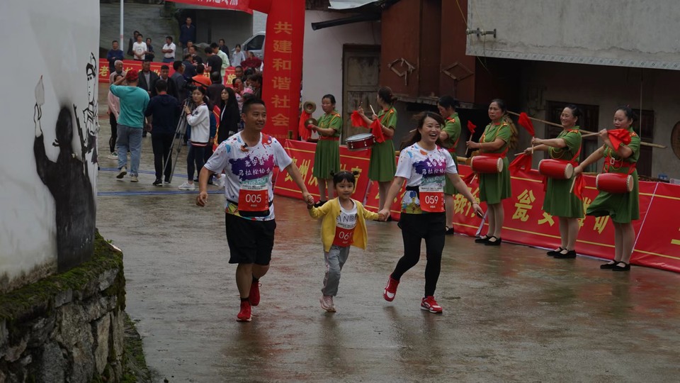 EmZBj-aLy9xor72lg-t8EuNsNeZ1FHPSsQPT5YalDs-gQFz3taJJOYuW6vsk78rV