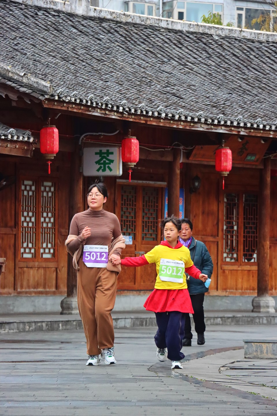 1F863AFD-A24B-46DF-80B0-099EF28A1445