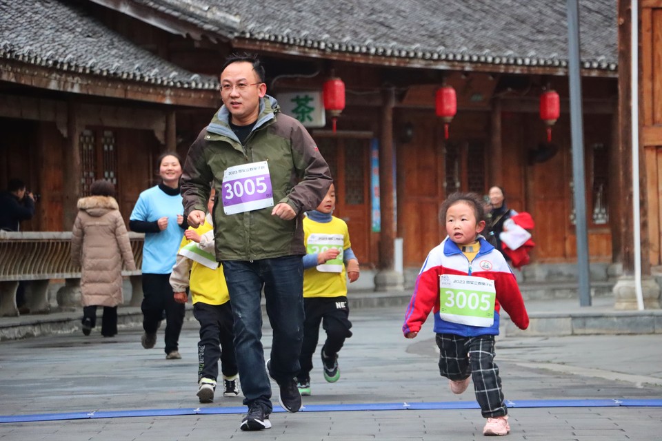 3C9E3FD6-E3E7-40E3-90B2-C367ABD68DCB