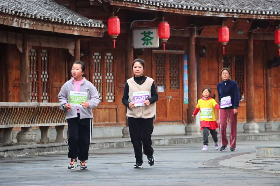 0697D75C-1825-4017-8C88-D4CD2250FBE5