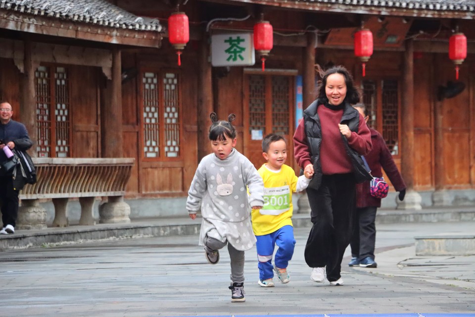 610222E3-C747-4C76-87D8-C5AF647B83AB