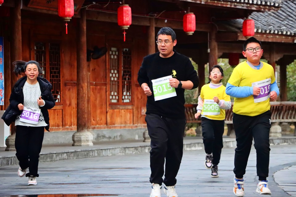 AD06090A-EFC7-40F6-8374-ECF3501F692B