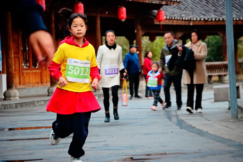 9C1F8F23-E10E-4004-866B-35ED5D60D339