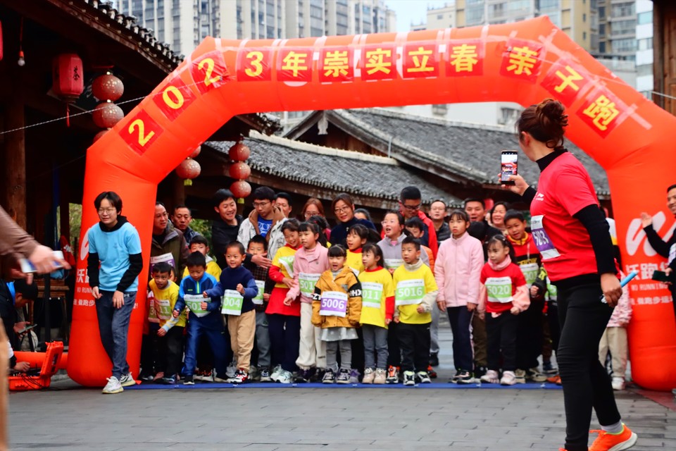 F4ACD9A0-1DBC-4C06-8DD3-3BF68B12CB57