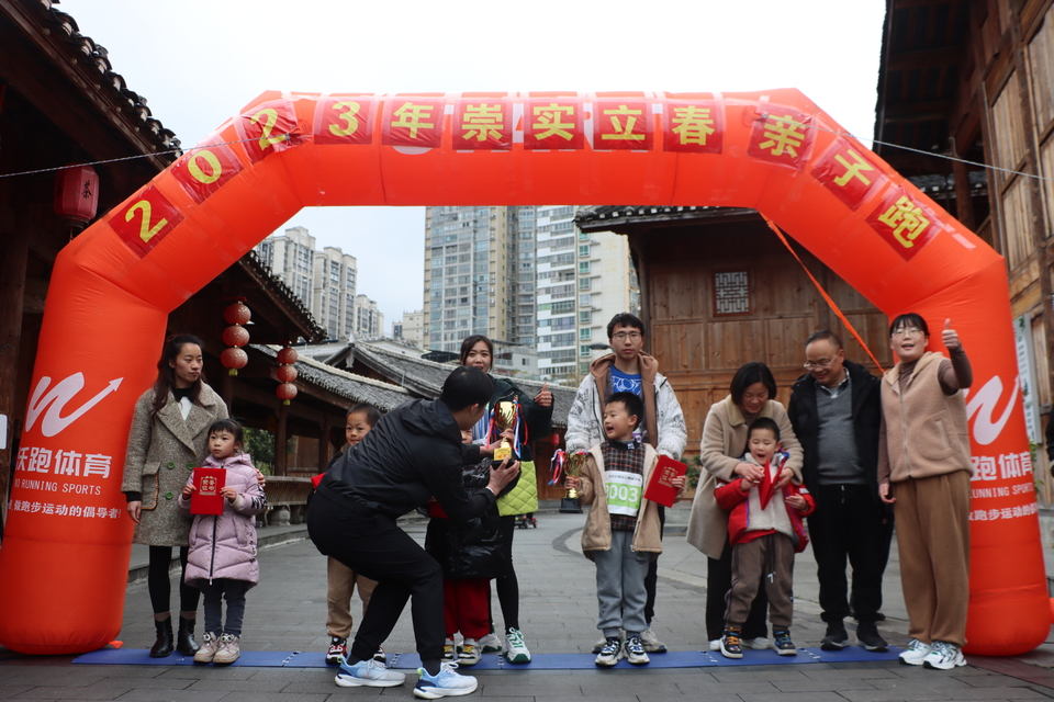 FCA97911-5A01-4C8F-8BDC-DA8EE5110819